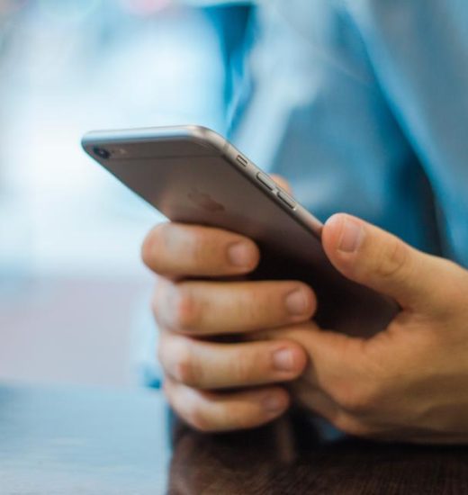 كيف تقدم المنصة خدماتها؟